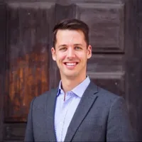 <p>Björn Norrby är Chief Partnerships Officer på Axo Finans med lång erfarenhet av lån, refinansiering och privatekonomi. Han ansvarar för att bygga partnerskap som ger kunderna trygga och fördelaktiga lånevillkor.</p>